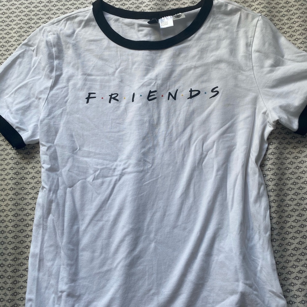 friends (tv show) t shirt!!